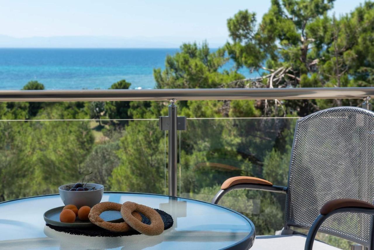 Heraclea Luxury Suites Nea Irakleia Exteriör bild