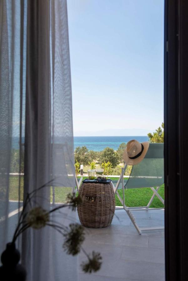 Heraclea Luxury Suites Nea Irakleia Exteriör bild