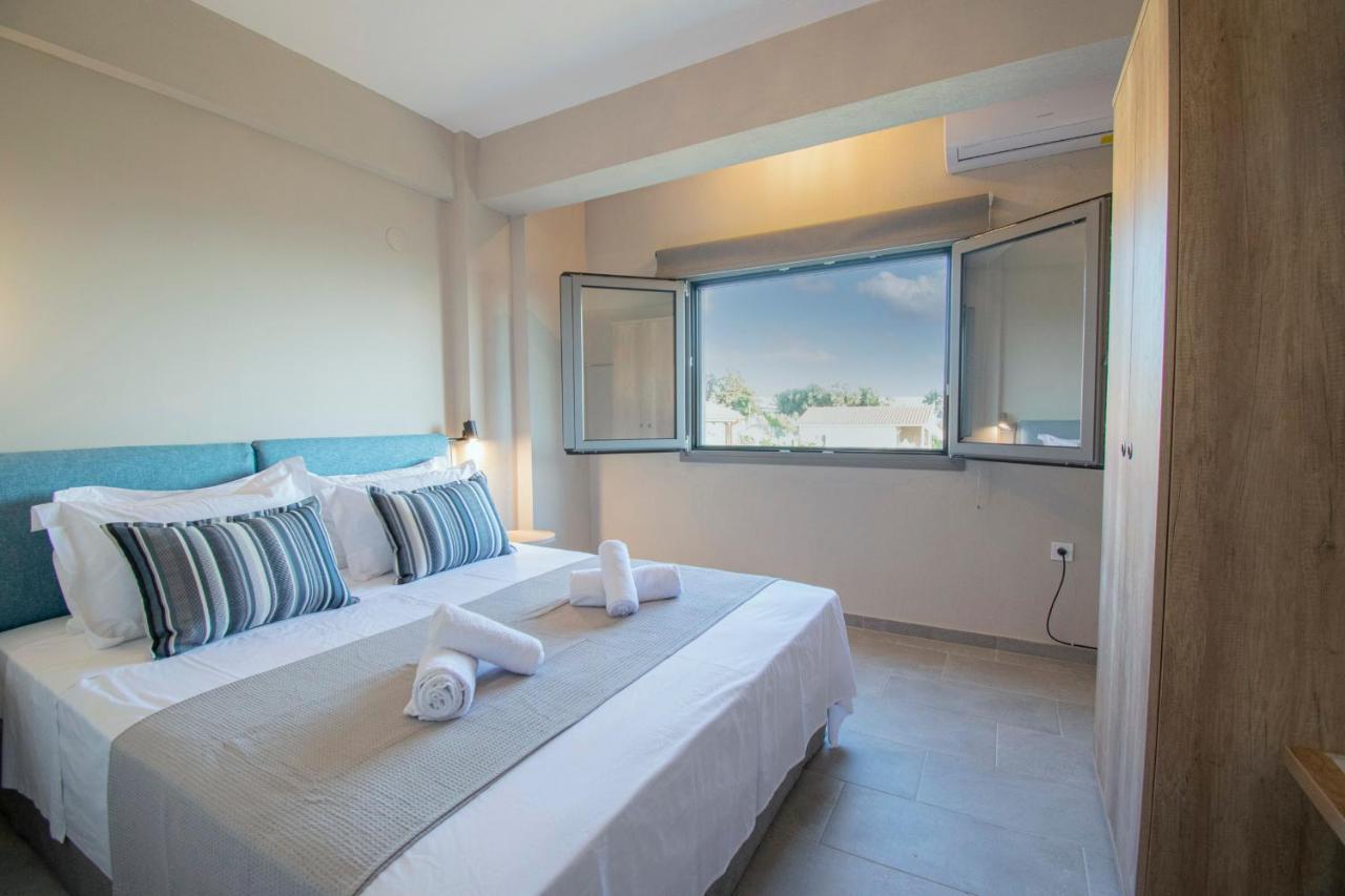 Heraclea Luxury Suites Nea Irakleia Exteriör bild