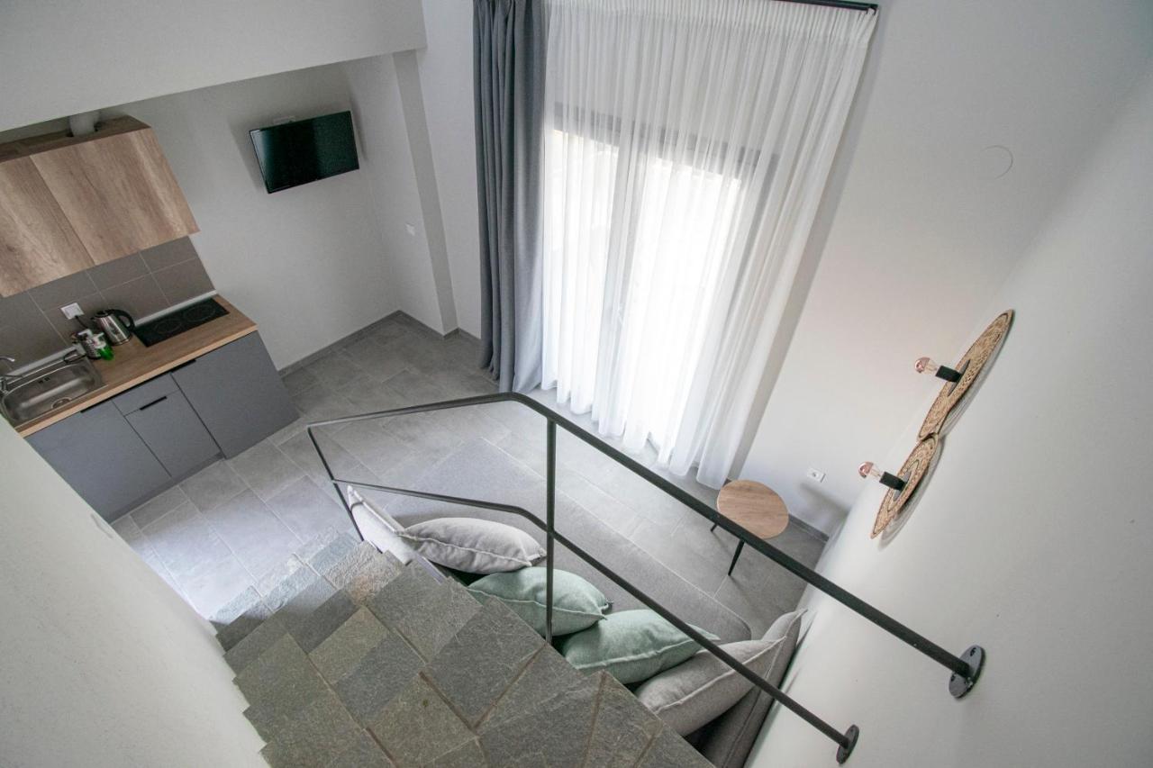 Heraclea Luxury Suites Nea Irakleia Exteriör bild