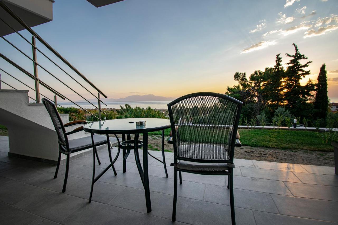 Heraclea Luxury Suites Nea Irakleia Exteriör bild