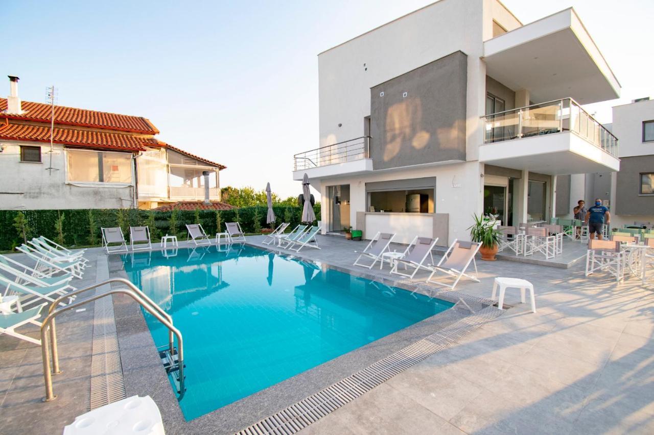 Heraclea Luxury Suites Nea Irakleia Exteriör bild