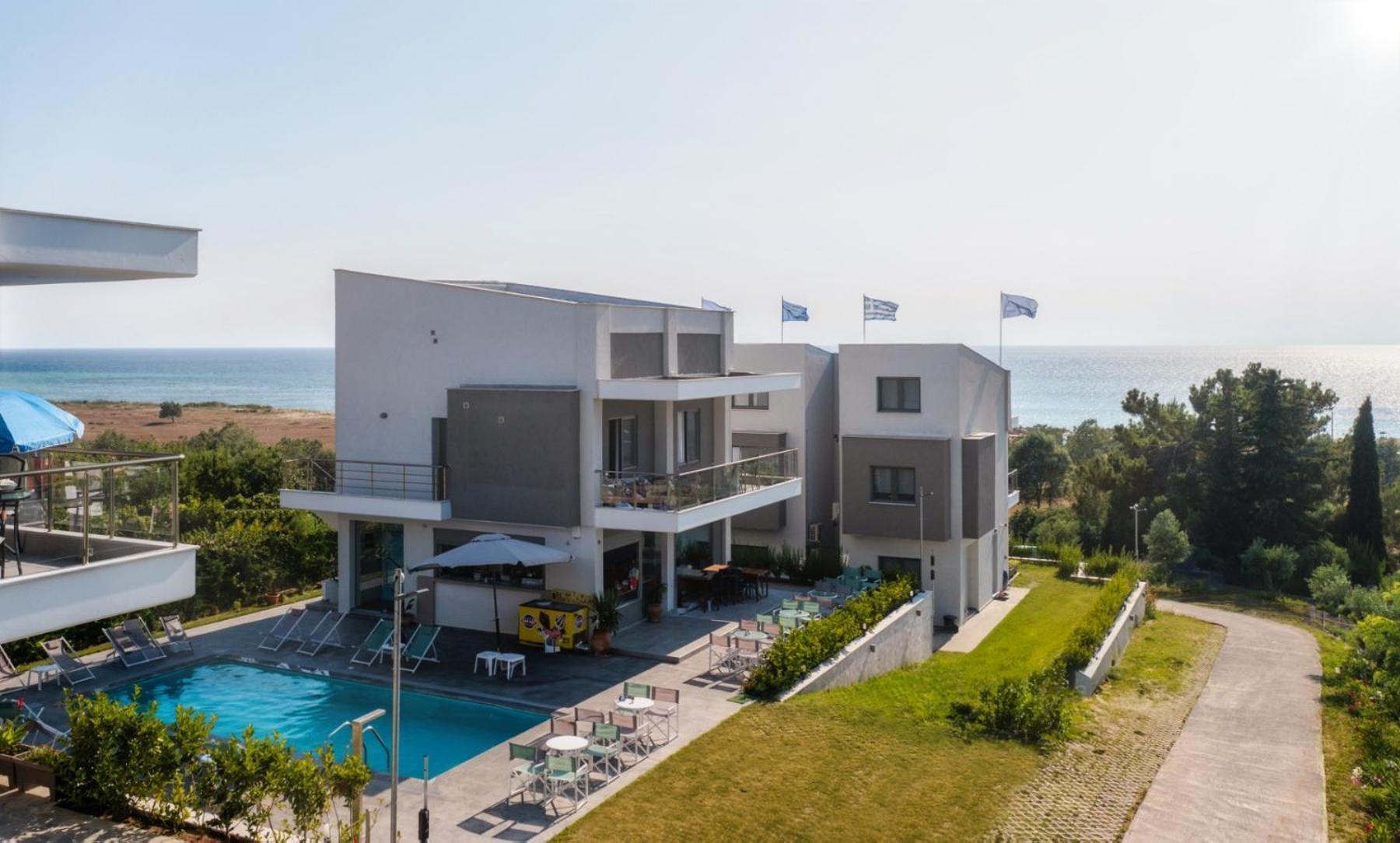 Heraclea Luxury Suites Nea Irakleia Exteriör bild